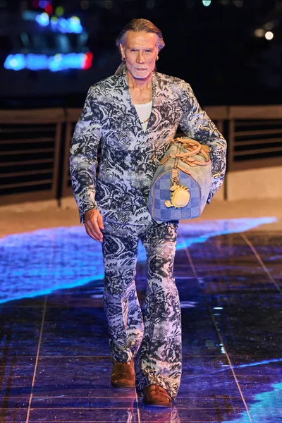 Look 62